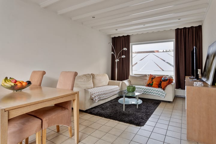 Foto 15 van Outshoornstraat 1