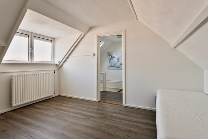 Foto 36 van Outshoornstraat 1