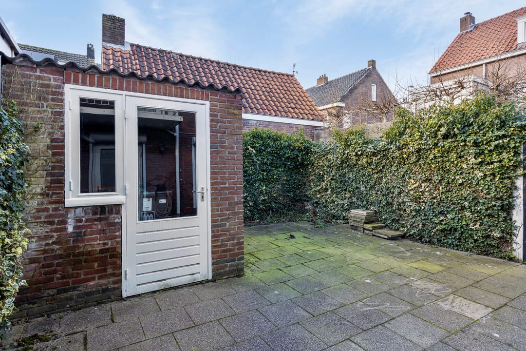 Foto 38 van Outshoornstraat 1