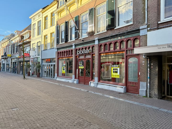 Hoogstraat 79