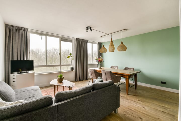 Photo 6 of Bernard Shawsingel 368