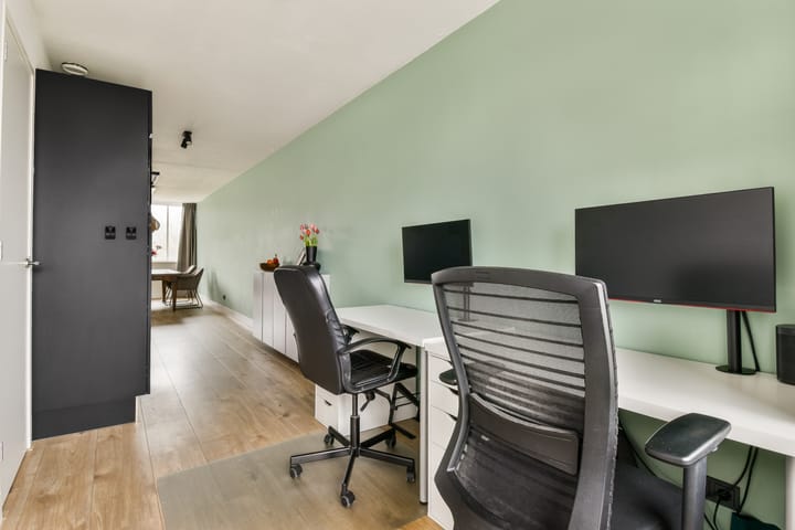 Photo 10 of Bernard Shawsingel 368