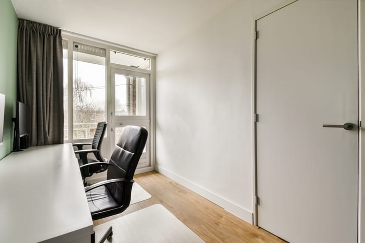 Photo 11 of Bernard Shawsingel 368