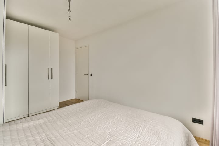 Photo 15 of Bernard Shawsingel 368