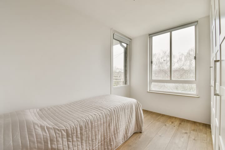 Photo 18 of Bernard Shawsingel 368