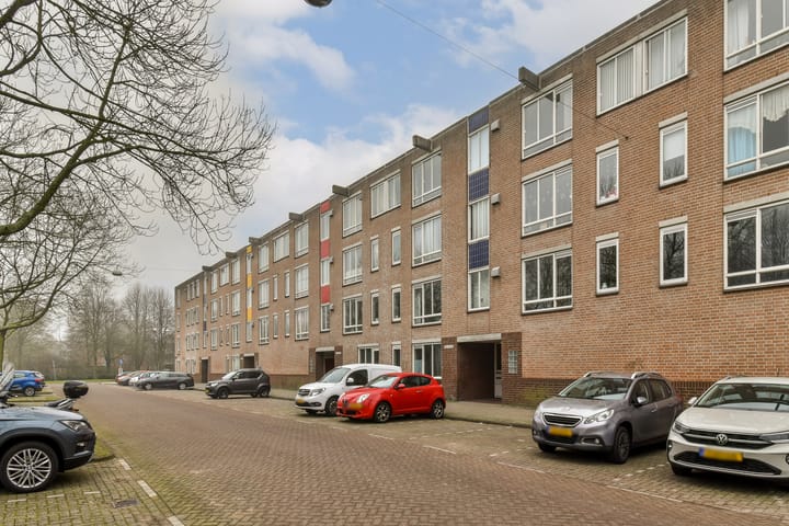 Photo 21 of Bernard Shawsingel 368