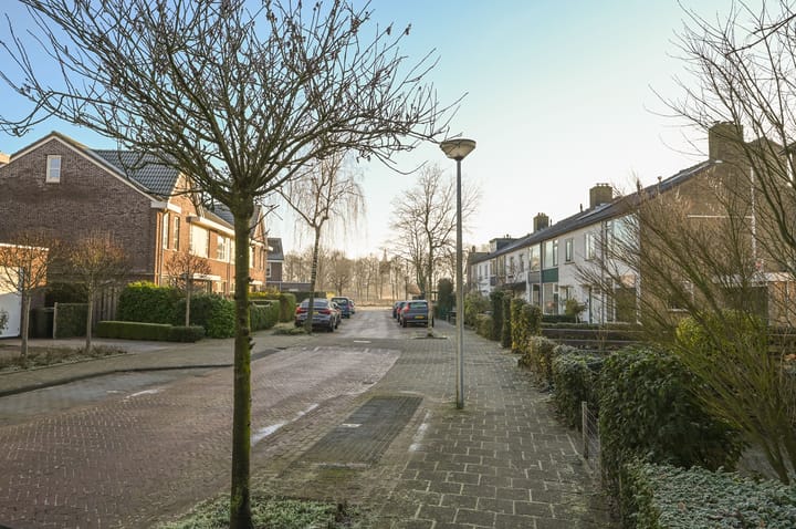 Foto 27 van van Hogendorplaan 15