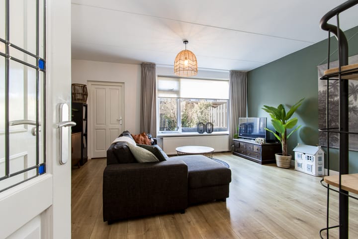 Foto 8 van Den Hoef 14