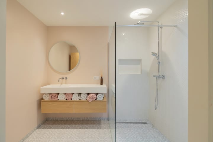 Foto 24 van Witte de Withlaan 24