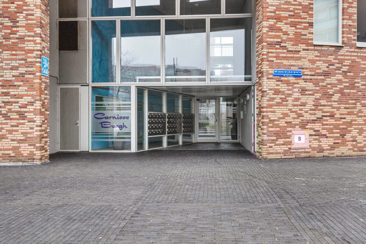 Foto 4 van Middeldijkerplein 136