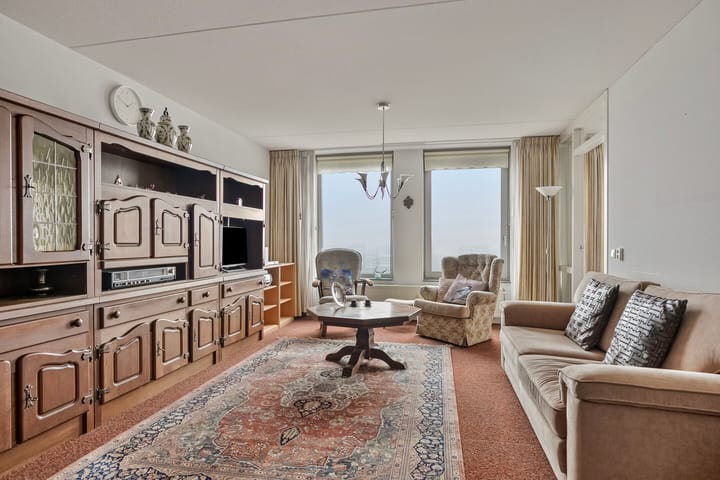 Foto 5 van Middeldijkerplein 136