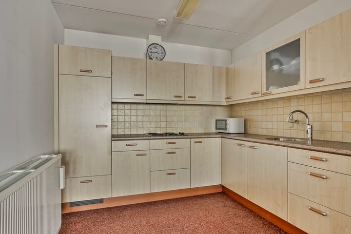 Foto 7 van Middeldijkerplein 136