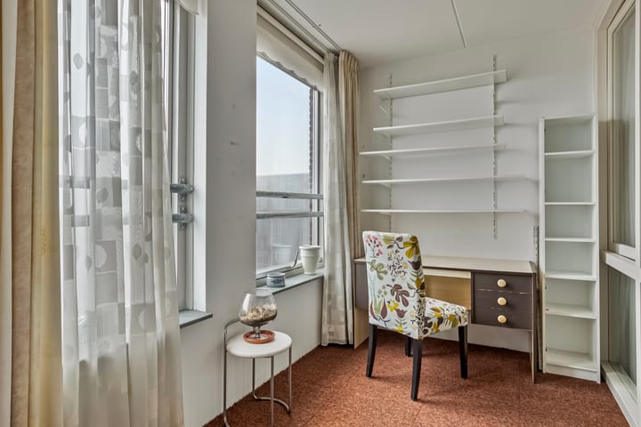 Foto 8 van Middeldijkerplein 136