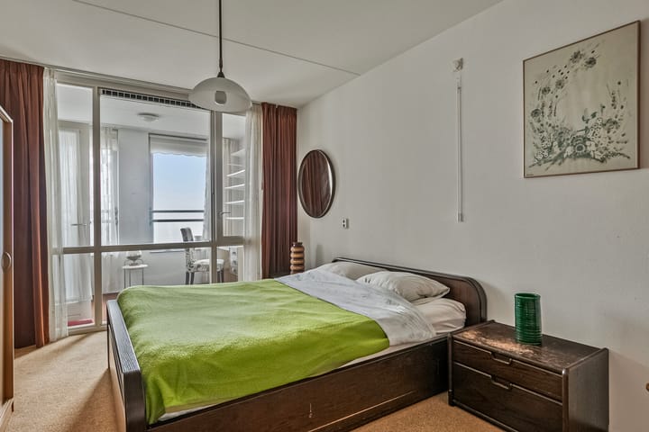 Foto 9 van Middeldijkerplein 136