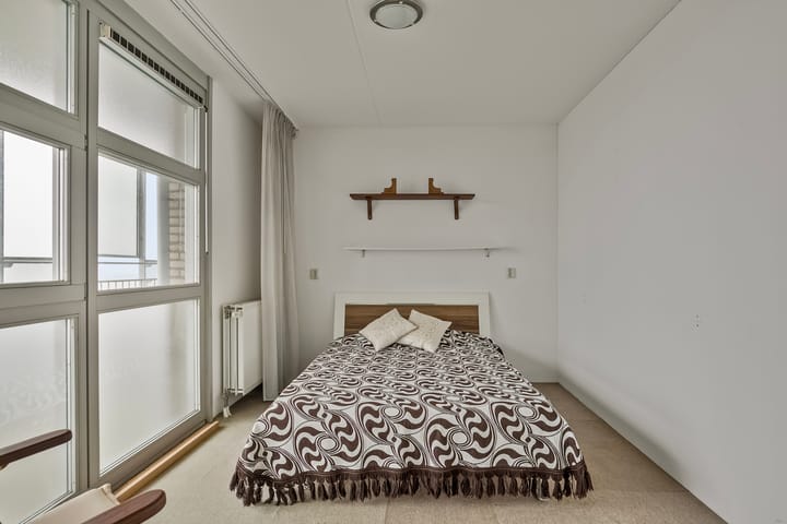 Foto 11 van Middeldijkerplein 136