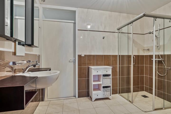 Foto 12 van Middeldijkerplein 136