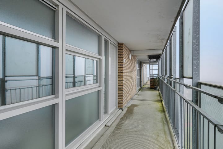 Foto 17 van Middeldijkerplein 136