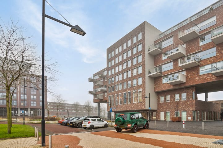 Foto 21 van Middeldijkerplein 136