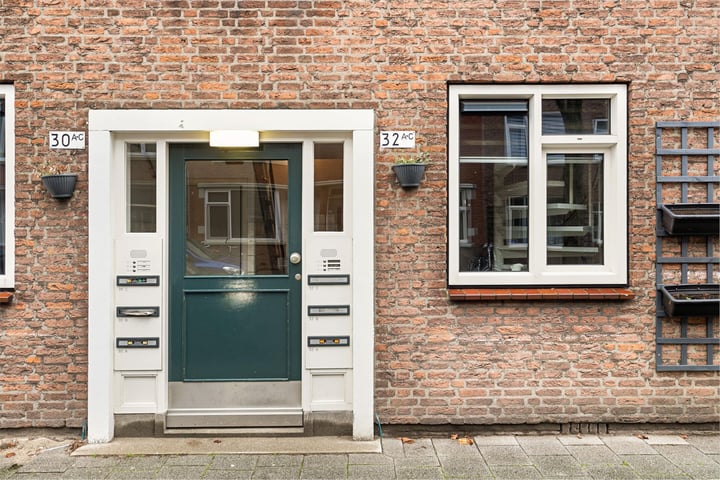 Bekijk foto 3 van Voetjesstraat 32-C