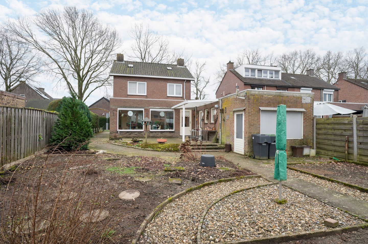 Foto 29 van Beneluxlaan 4