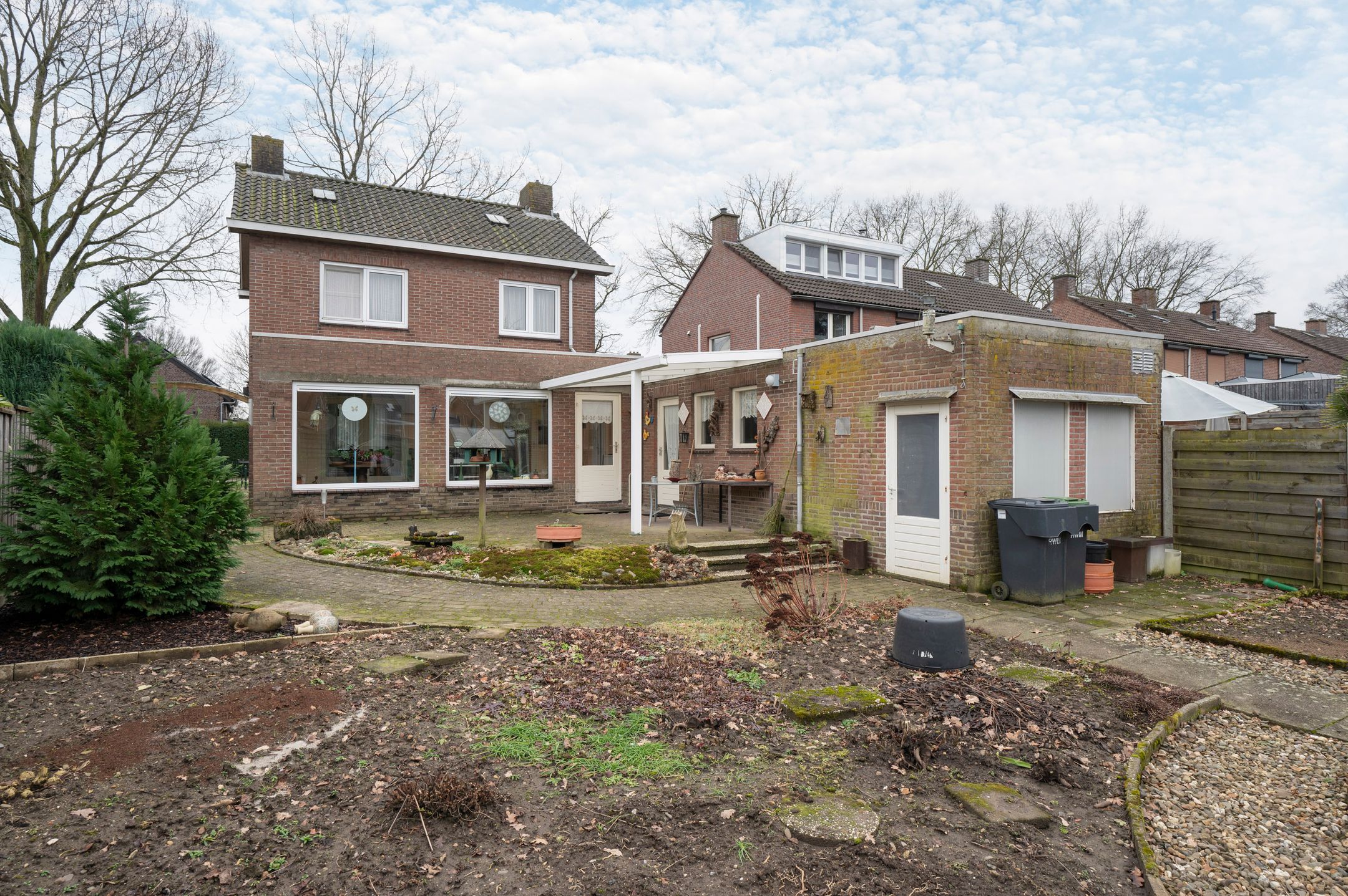 Foto 30 van Beneluxlaan 4