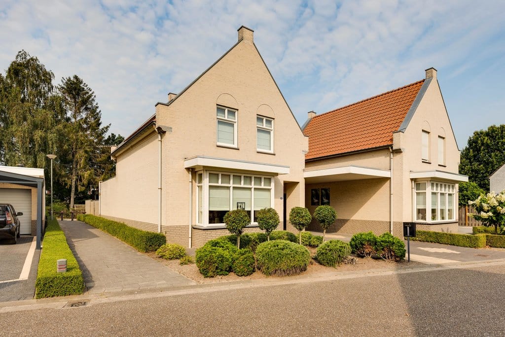 Foto 1 van Peeljuffer 10