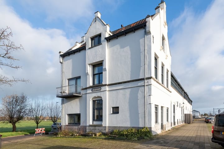 Foto 3 van Stationsweg 63-B