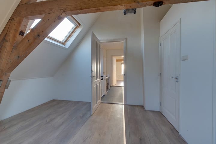 Foto 11 van Stationsweg 63-B