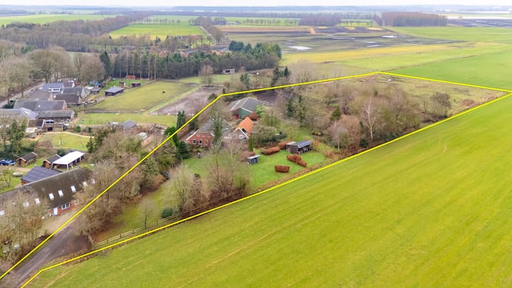 Foto 1 van Eeserstraat 1