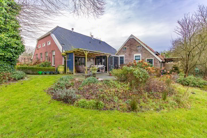 Foto 2 van Eeserstraat 1