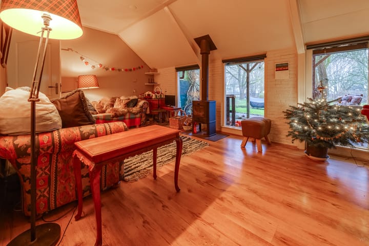 Foto 42 van Eeserstraat 1