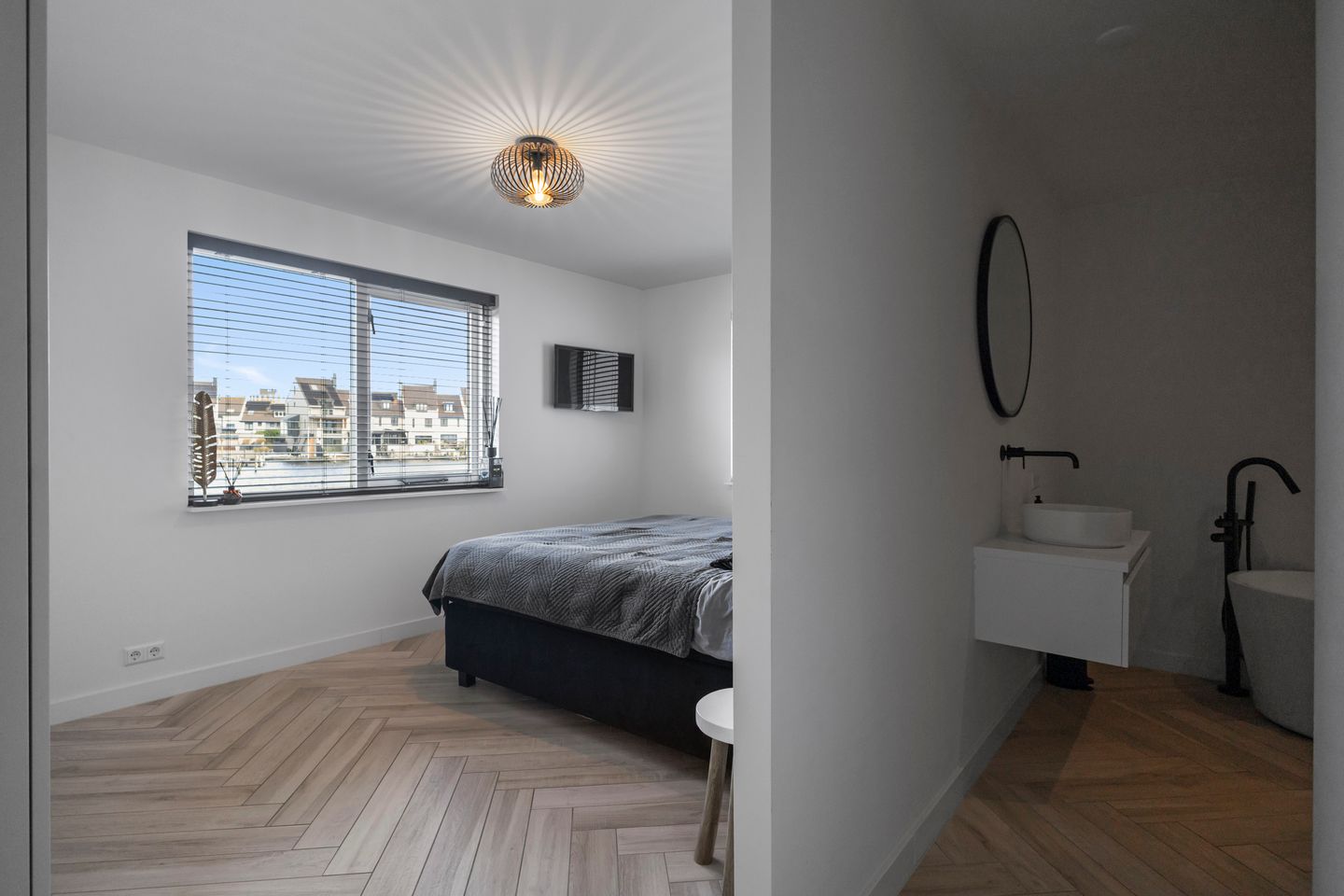 Foto 14 van Orion 64