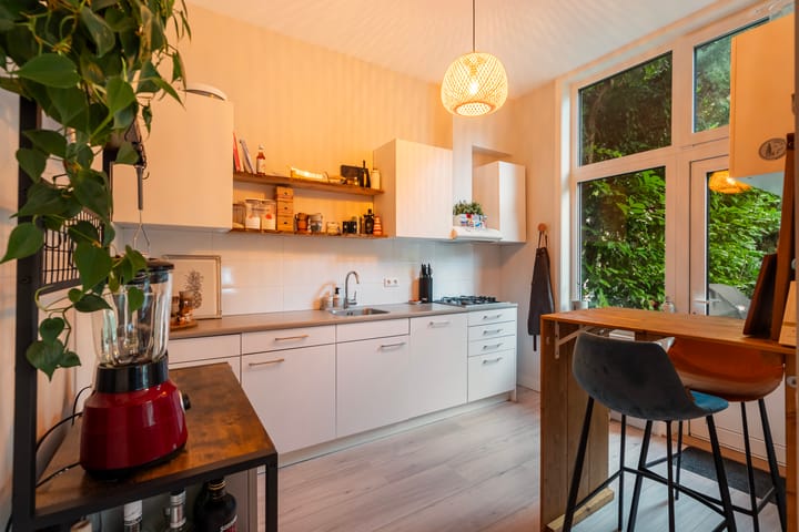 Foto 17 van Mgr. van de Weteringstraat 29