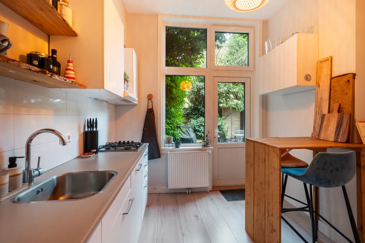 Foto 19 van Mgr. van de Weteringstraat 29