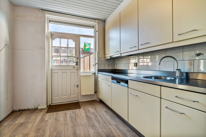 Foto 14 van Perestraat 4