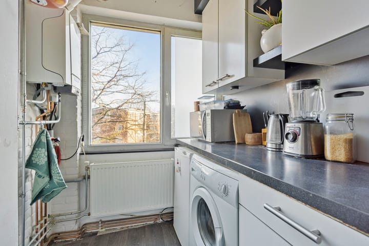 Foto 17 van Anthony van Leeuwenhoeklaan 4-II