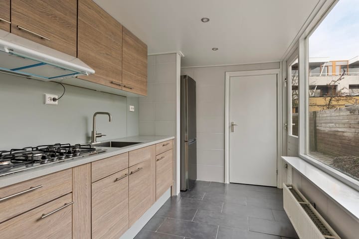 Foto 11 van van Loonstraat 76