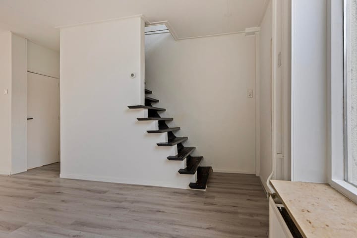 Foto 10 van van Loonstraat 76