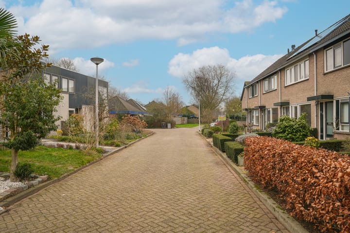 Photo 32 of Van Utenhoveweg 26