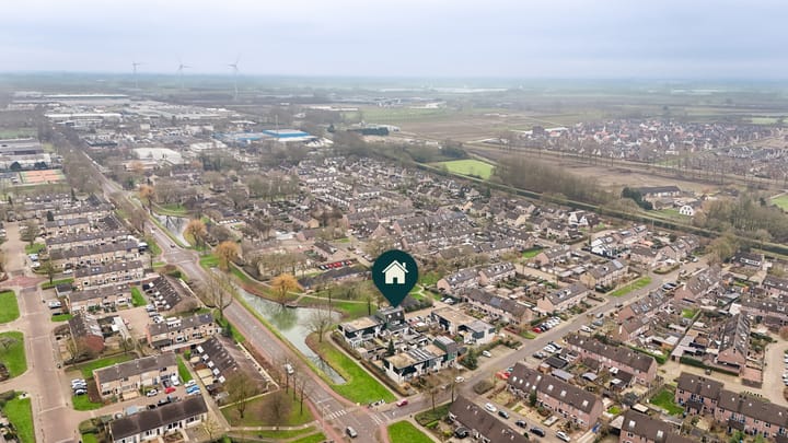 Photo 35 of Van Utenhoveweg 26