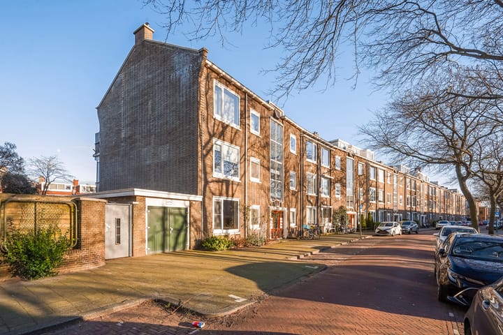 Photo 4 of Harmelenstraat 12