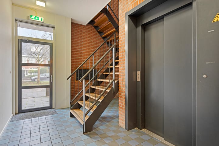 Photo 21 of Pijnboomstraat 23