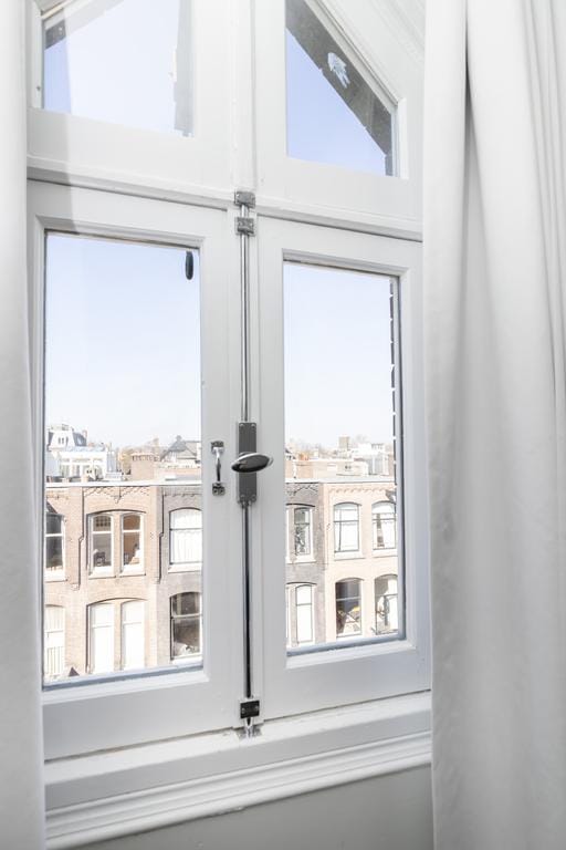 Foto 41 van Valeriusstraat 137-3