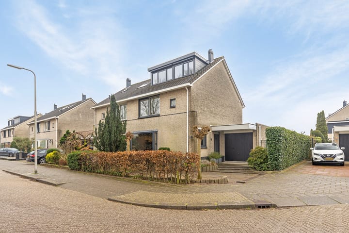 Foto 1 van Rossinistraat 10