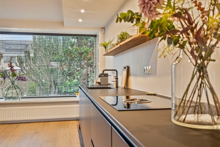 Foto 13 van Rossinistraat 10