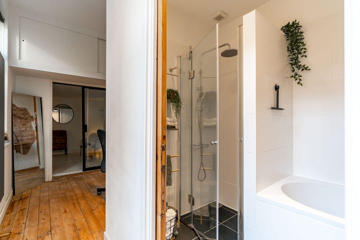 Foto 23 van Govert Bidloostraat 56