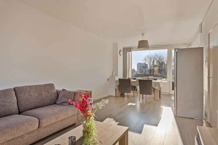 Foto 2 van van der Duyn van Maasdamlaan 132-B