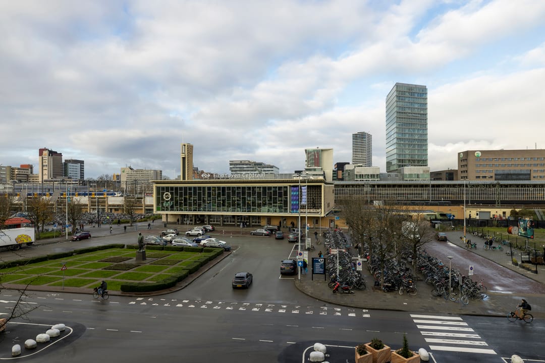 Foto 2 van Stationsplein 65