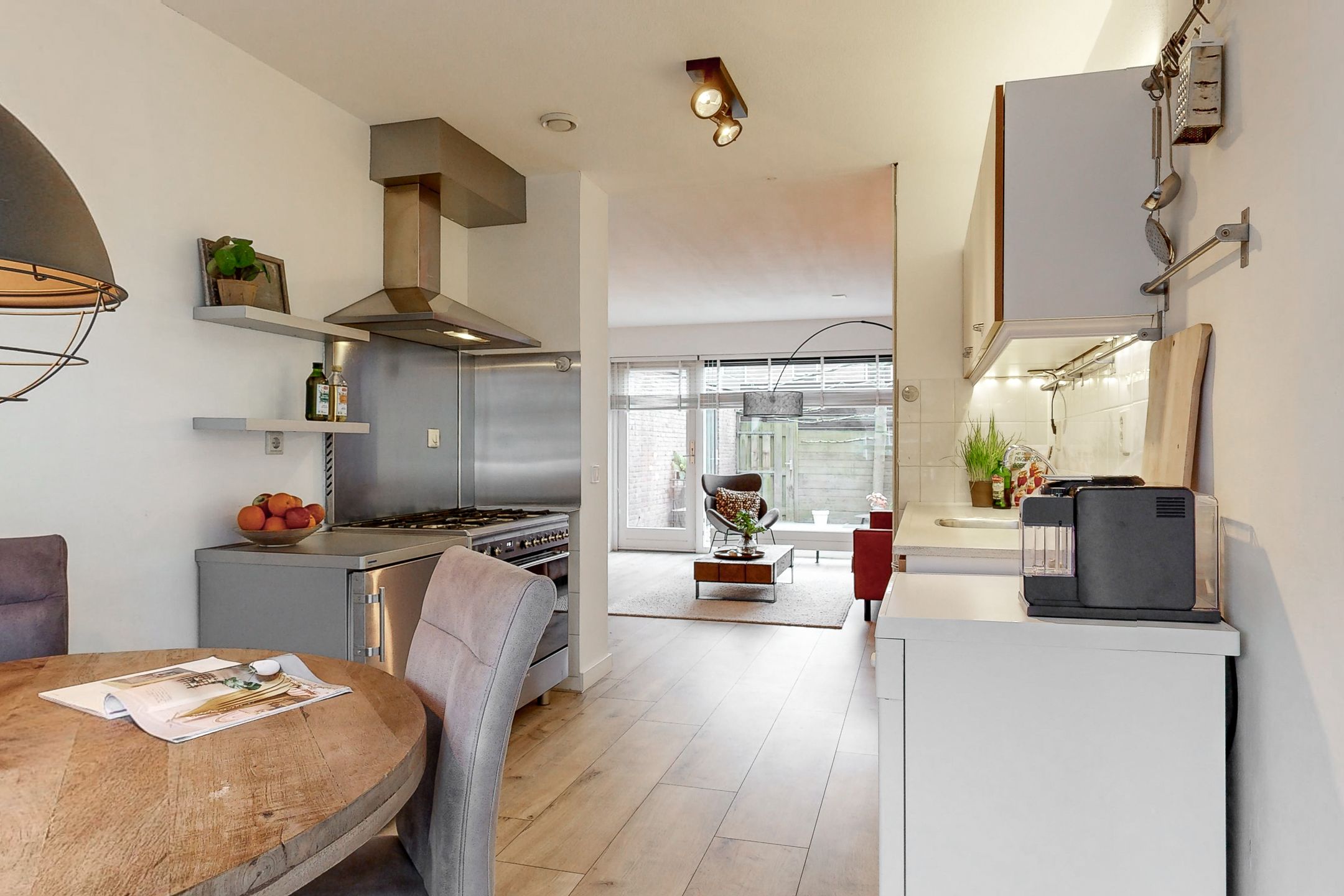 Foto 12 van Helmkruid 20