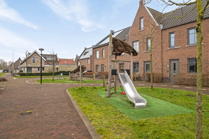 Photo 42 of Beemdgrasstraat 4